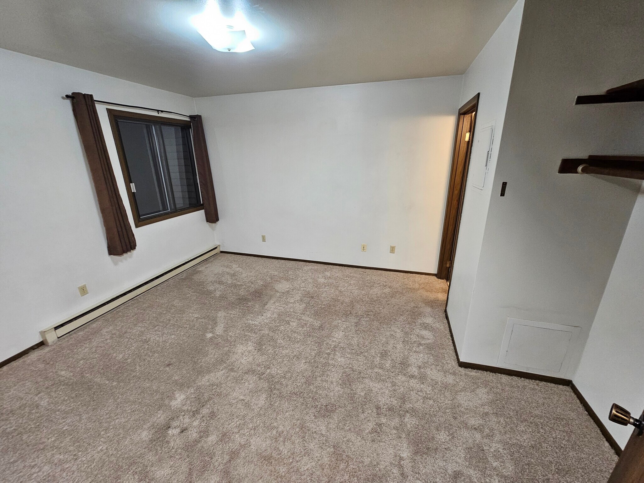 Building Photo - 401 N East St