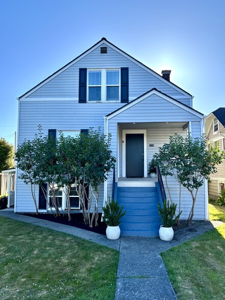 Building Photo - 2026 Lombard Ave