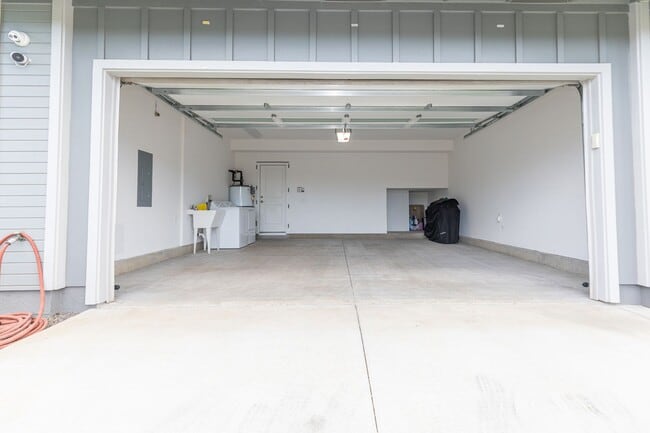Building Photo - NorthPark 3Bedroom, 2.5 Bathroom SFH