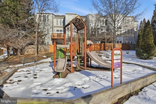 Building Photo - 9285 Laurel Ridge Crossing Rd