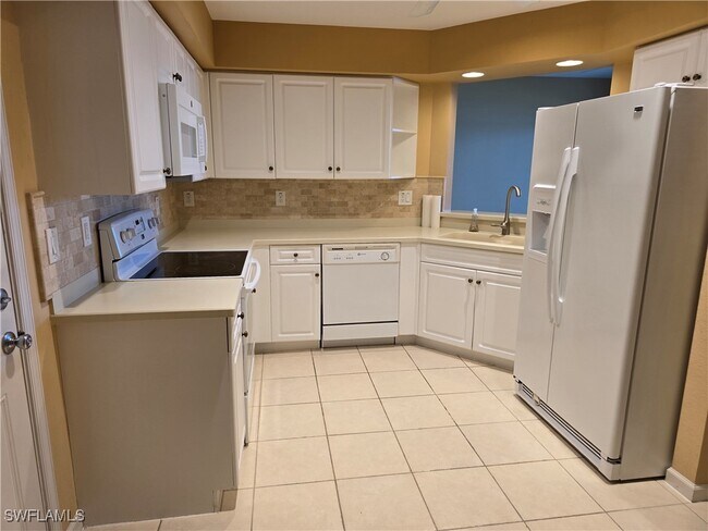 Building Photo - 25069 Peacock Ln