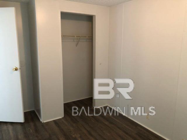 Building Photo - 210 Swallow Cir