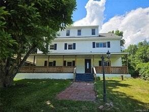 Building Photo - 748 Greenville Turnpike