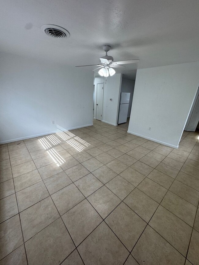 Building Photo - 1713 NE 70th St