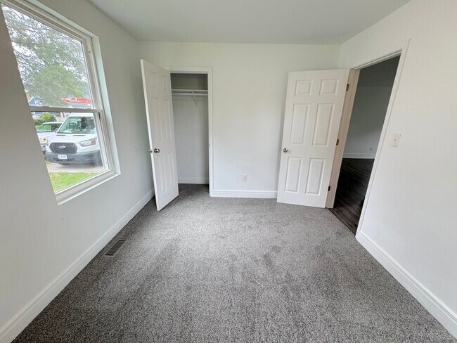 Building Photo - CHARMING 4-BEDROOM, 2-BATH COTTAGE-STYLE HOME IN HAMPTON, VA!