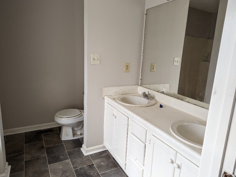 Building Photo - 7680 Mountain Creek Way