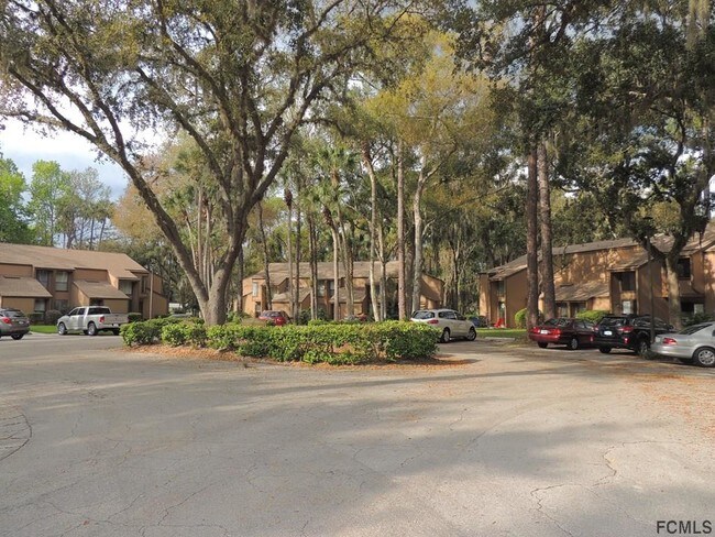 Building Photo - 13 Broadmore Cir