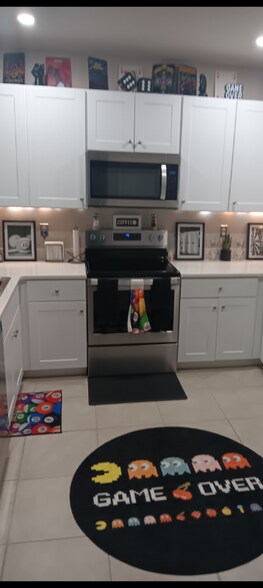 Building Photo - 7241 W Lenox Cir