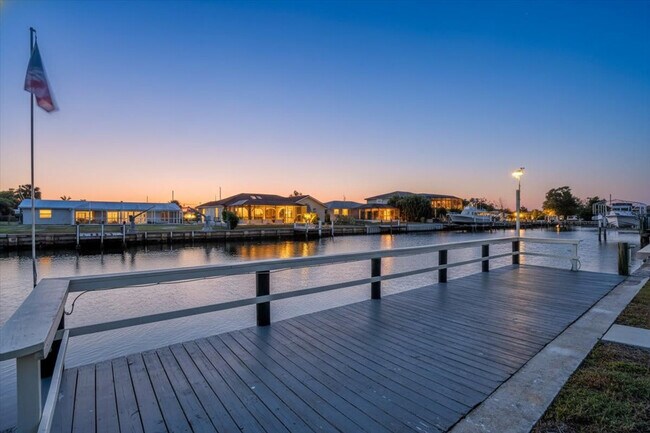 Building Photo - 115 Leland St SE