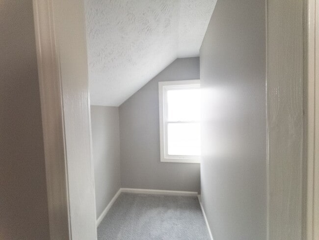 Building Photo - 5039 Miami St