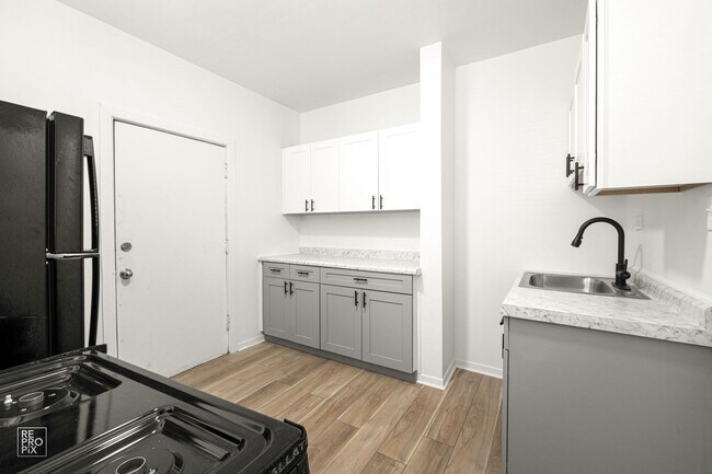 Building Photo - 7930-46 S Ingleside Ave Chicago, IL 60619