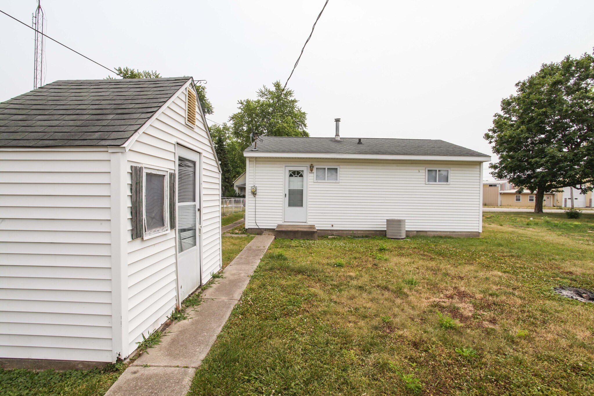 Building Photo - 809 N. SHERMAN