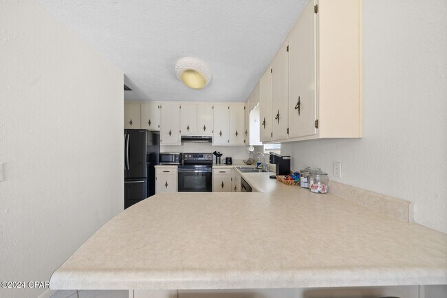 Building Photo - 6322 Sunset Ave