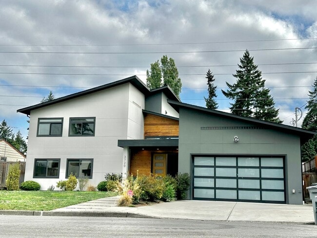 Primary Photo - 6 BR / 4 BA – 4,100 SQ FT with Patio, Full...