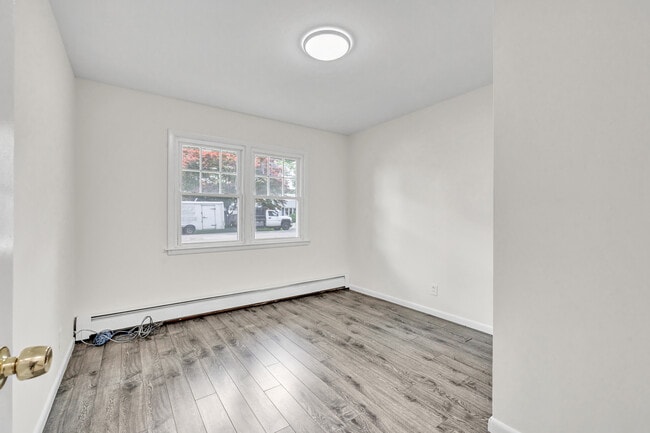 Building Photo - 46 Daniel Dr