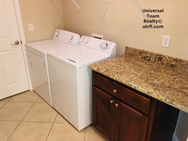 Building Photo - 13661 Julias Way