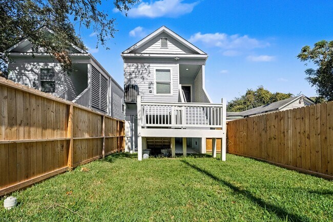 Building Photo - 3521 Avenue N 1/2 Rear