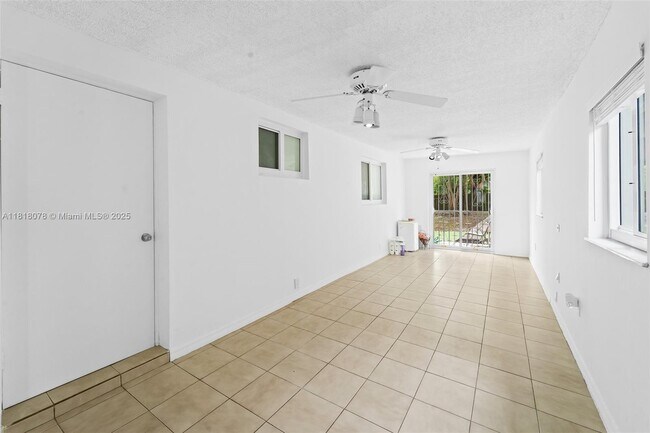 Building Photo - 5840 SW 42nd Terrace