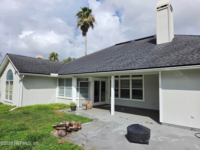 Building Photo - 2071 Thornhill Drive