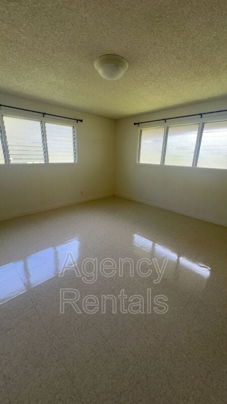 Building Photo - 1638 Ala Makani Pl