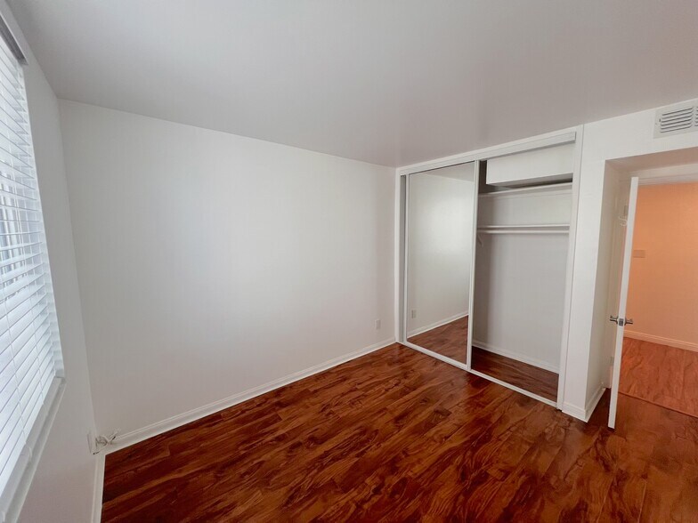 Building Photo - 4610 Densmore Ave