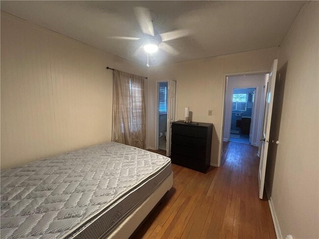 Building Photo - 1515 Beech Valley Way NE