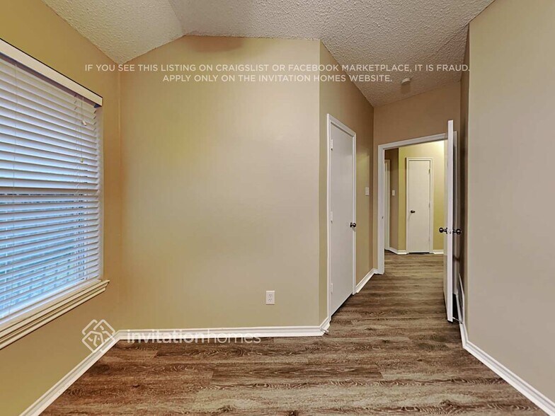 Building Photo - 5601 Heatherglen Terrace