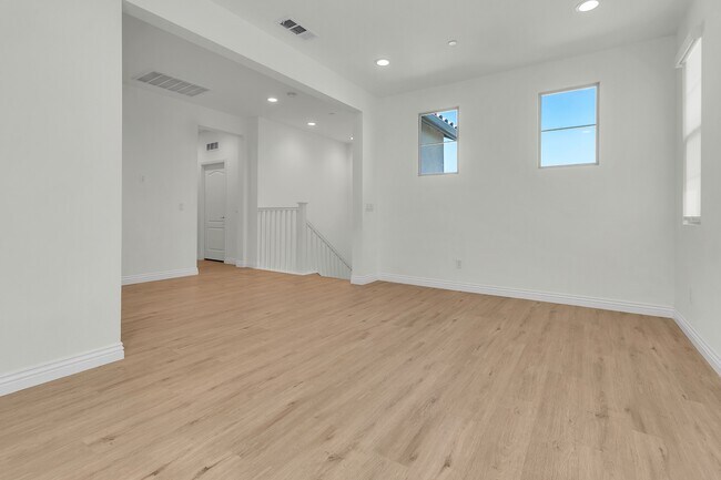 Building Photo - 4245 Powell Way