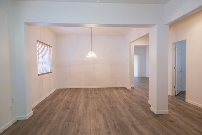 Building Photo - 6630 S Via Molino De Viento