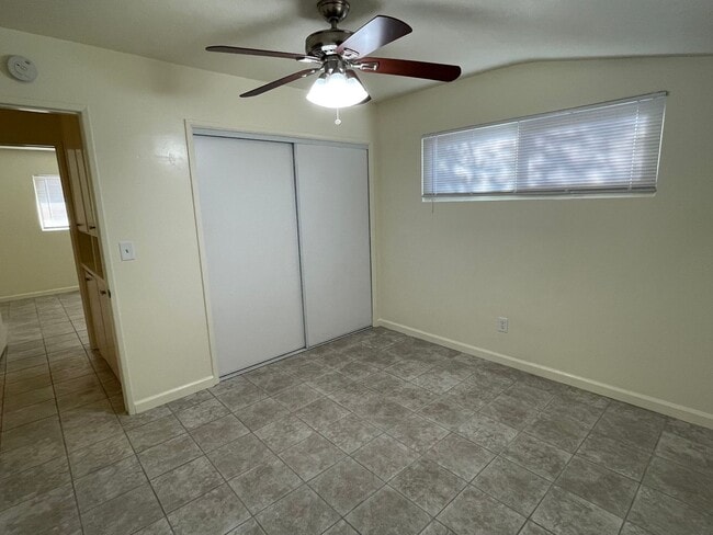 Building Photo - Apple Valley Home 4 Bedrooms, 2 Bathrooms,...