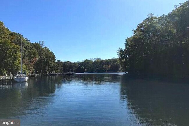 Building Photo - 21 Elm Rd