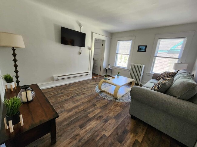 Building Photo - 15 Clarks Rd