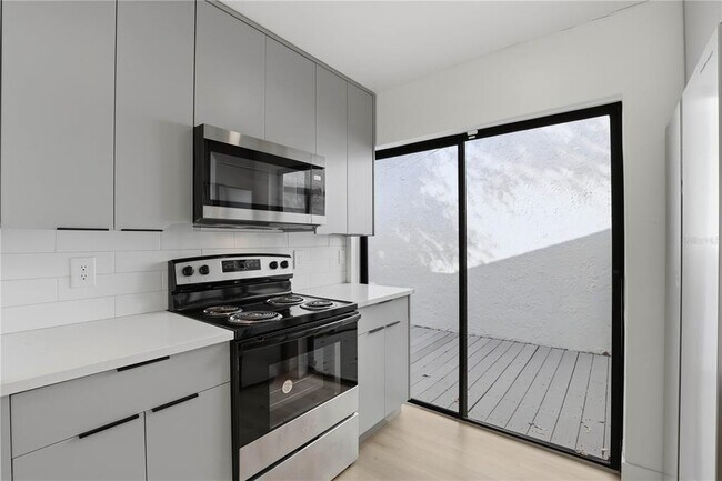 Building Photo - 640 Macduff Ln