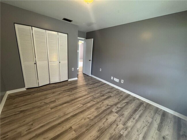 Building Photo - 1054 Gallen Ct
