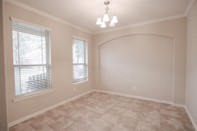 Building Photo - 7042 Bristol Memorial Dr