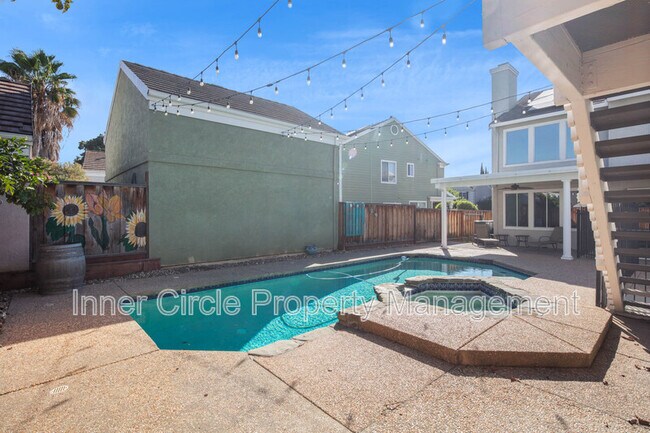 Building Photo - 342 Chaucer Dr