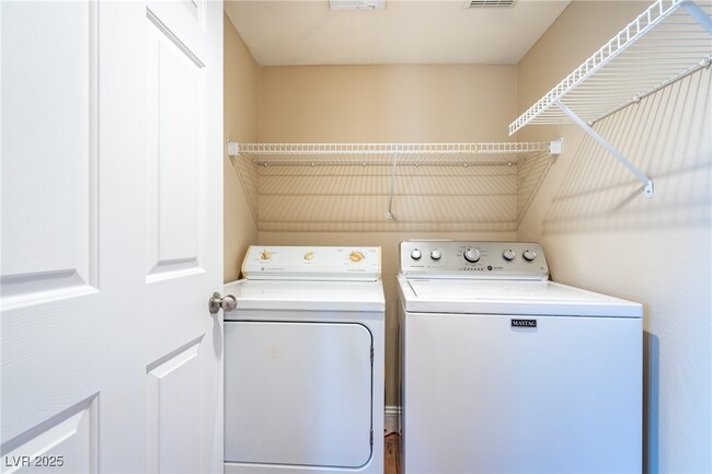 Building Photo - 830 Blushing Rose Pl