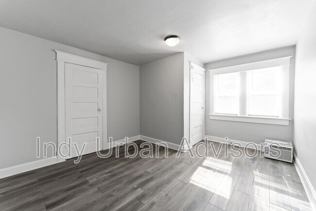 Building Photo - 1024 Winfield Ave