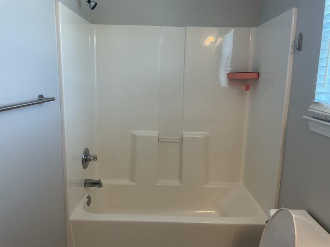 Building Photo - 347 Thistle Ln