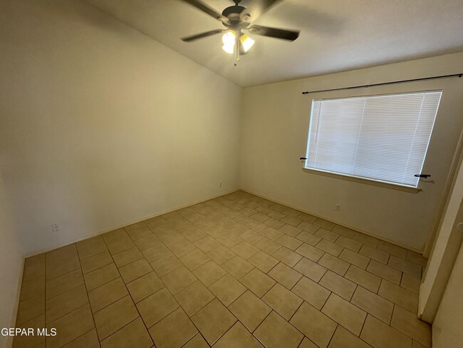 Building Photo - 11785 Snow Hawk Dr