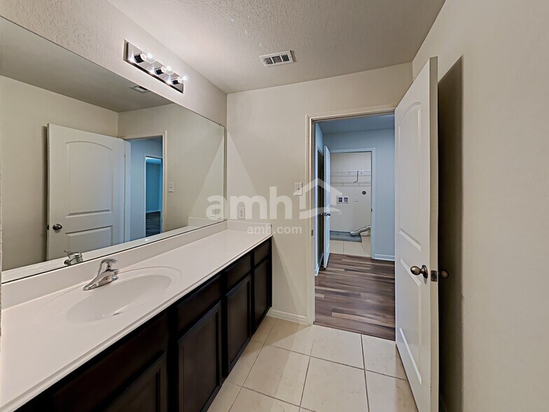 Building Photo - 12250 Commander Dr