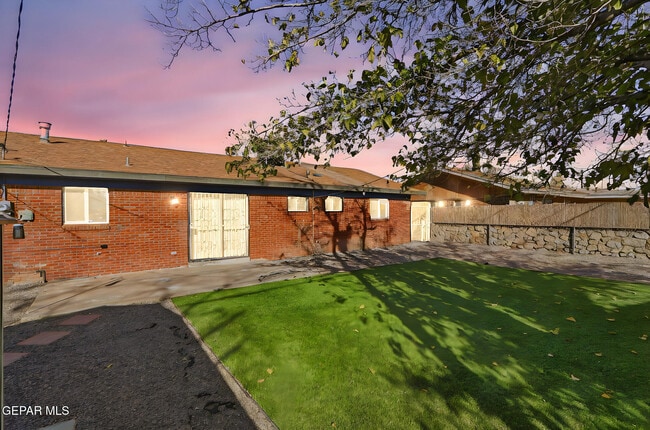 Building Photo - 5934 Flounder Dr