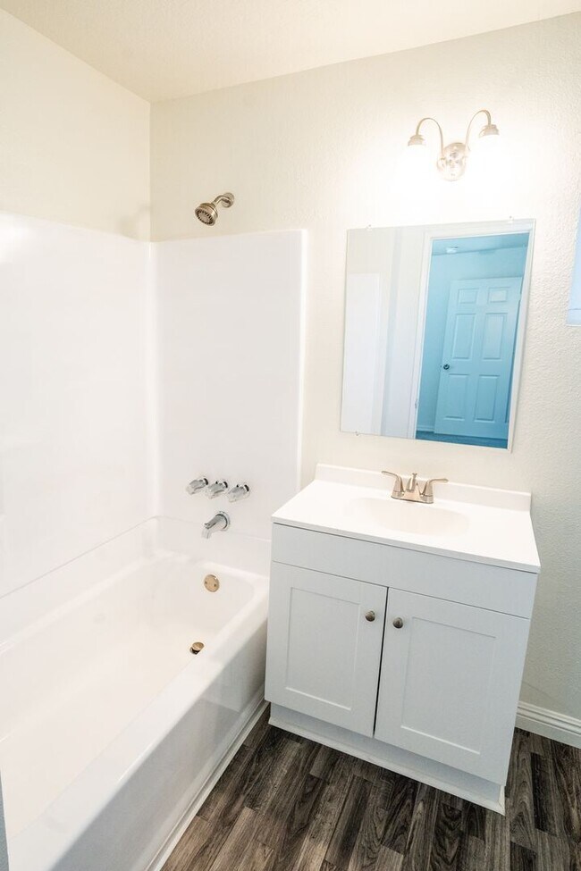 Building Photo - LIME 1010-1016