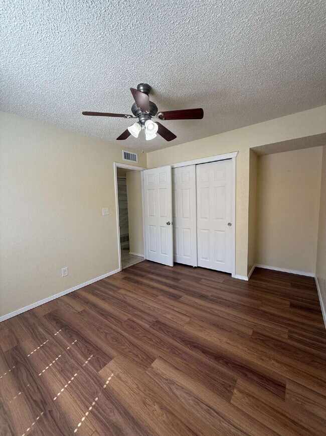 Building Photo - 12000 Ivory Gate Way