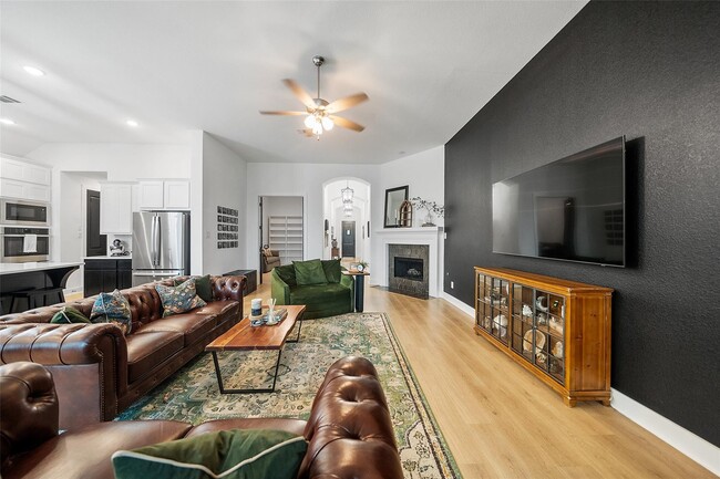 Building Photo - 15040 Berry Brk Dr