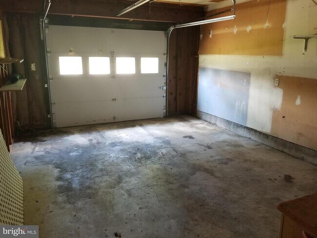 Building Photo - 241 N Randolph Rd