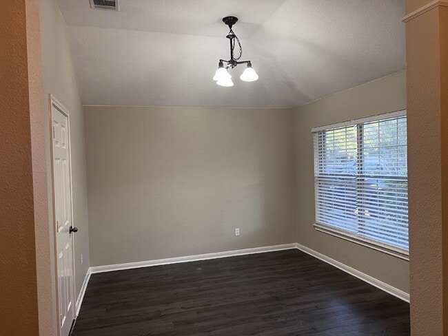 Building Photo - Coming Soon! 3BD 2BA Home for Rent: Kyle T...