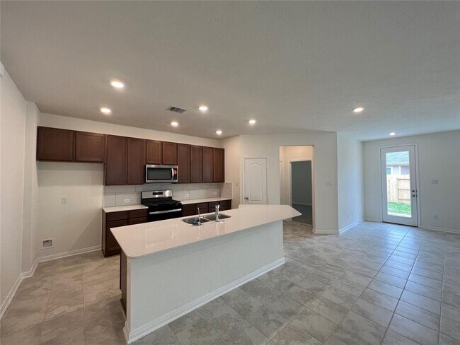Building Photo - 2107 Katalonia Ln