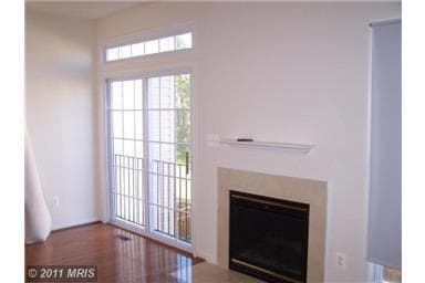 Building Photo - 4 Bedroom Townhome & Garage - Ashburn