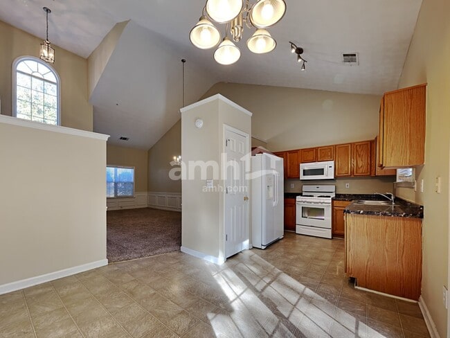 Building Photo - 1821 Chardin Way